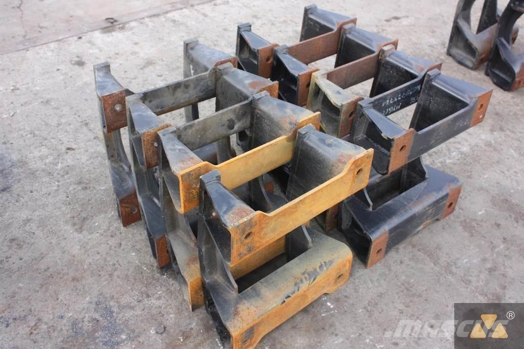 CAT Trackguards Шини