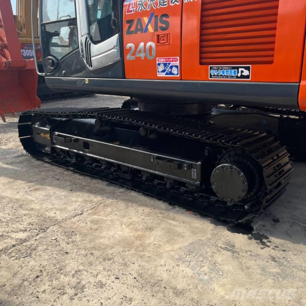 Hitachi ZX 240 Гусеничні екскаватори