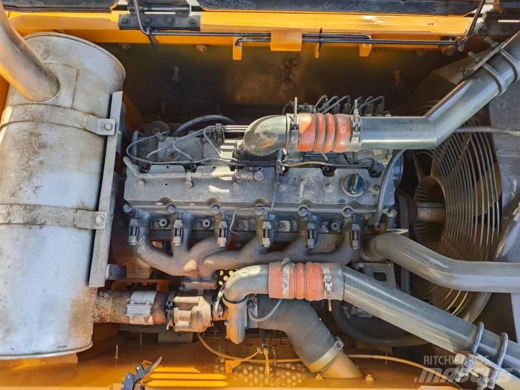 Hyundai 330LC-9S Гусеничні екскаватори