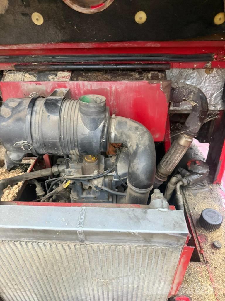 Weidemann 3006 Двигуни