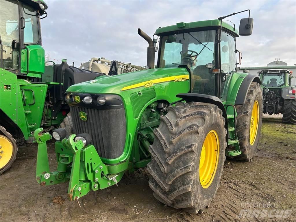 John Deere 8420 Трактори