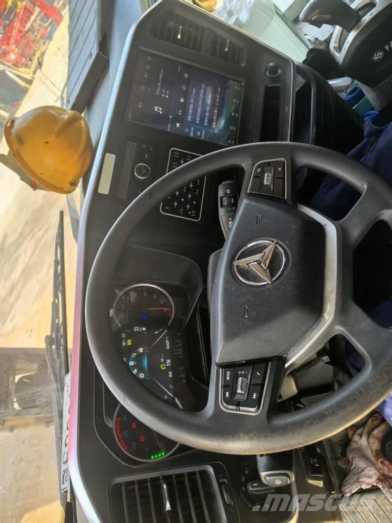 Sany SAC3000C8-8 автокрани