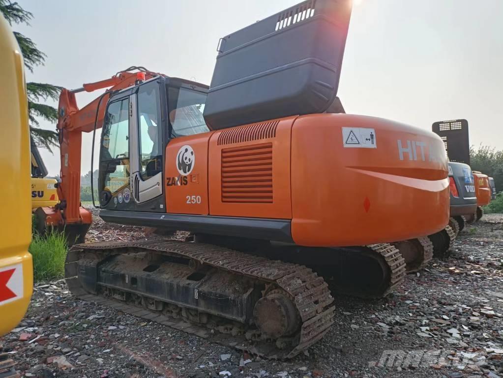 Hitachi ZX 250 LC Гусеничні екскаватори
