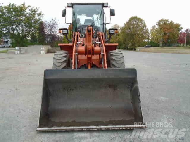 Hitachi ZW 120-6 Фронтальні навантажувачі