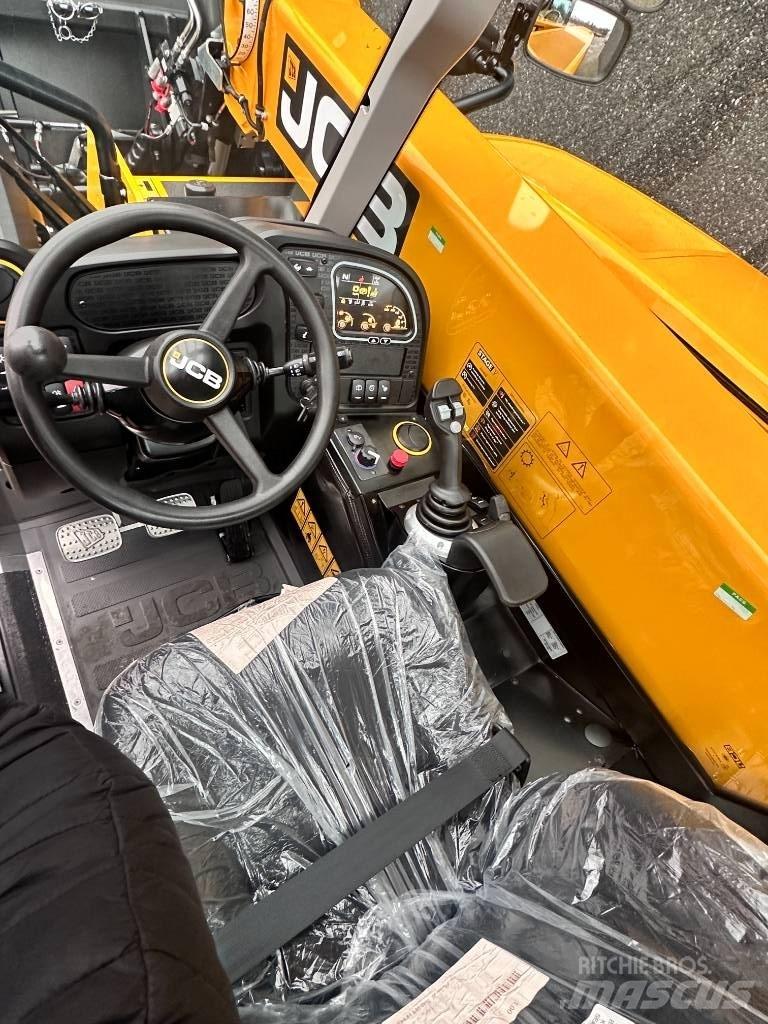 JCB 525-60 Телескопічні навантажувачі