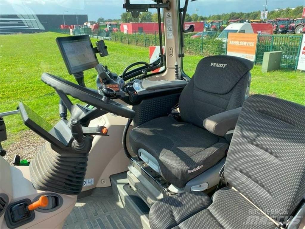 Fendt 724 PROFI+ Трактори