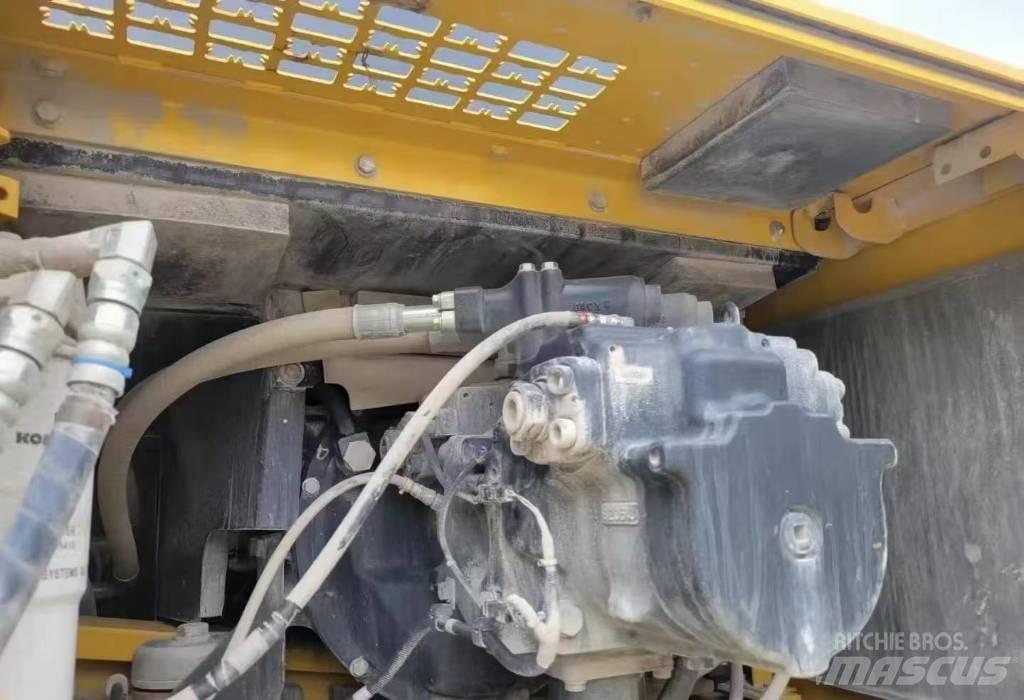 Komatsu PC 460-8 Гусеничні екскаватори