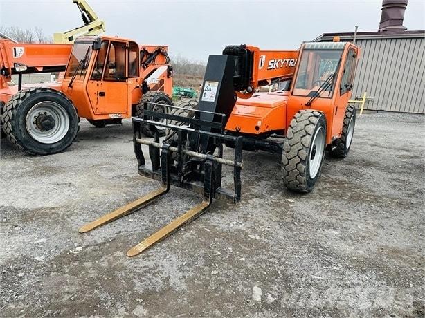 SkyTrak 8042 Телескопічні навантажувачі
