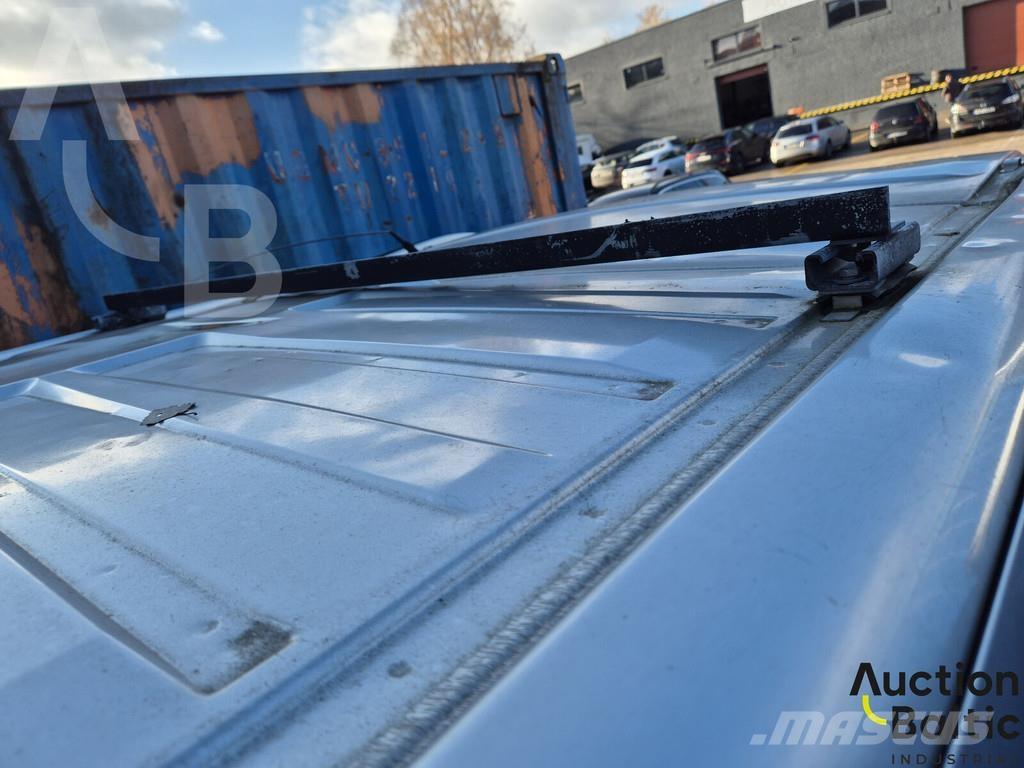 Renault Trafic Автомобілі