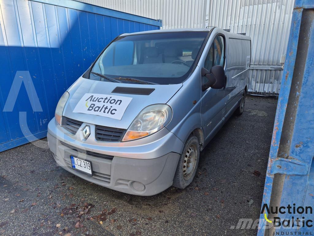 Renault Trafic Автомобілі