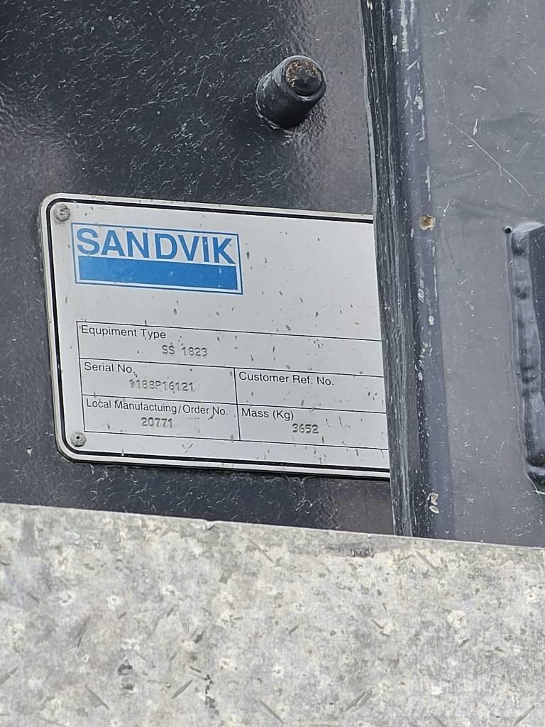 Sandvik UH 640 Мобільні дробарки