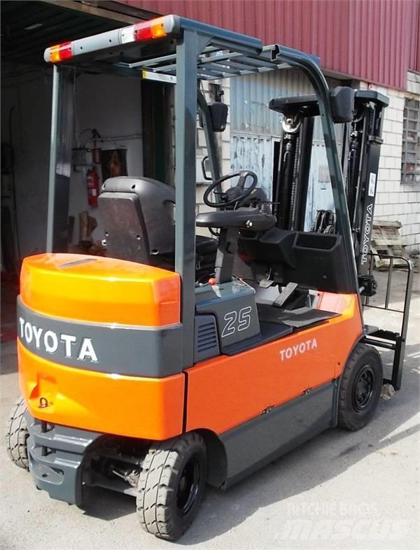 Toyota 7 FBMF 25 Електронавантажувачі