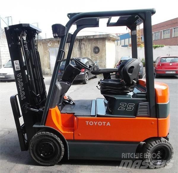 Toyota 7 FBMF 25 Електронавантажувачі