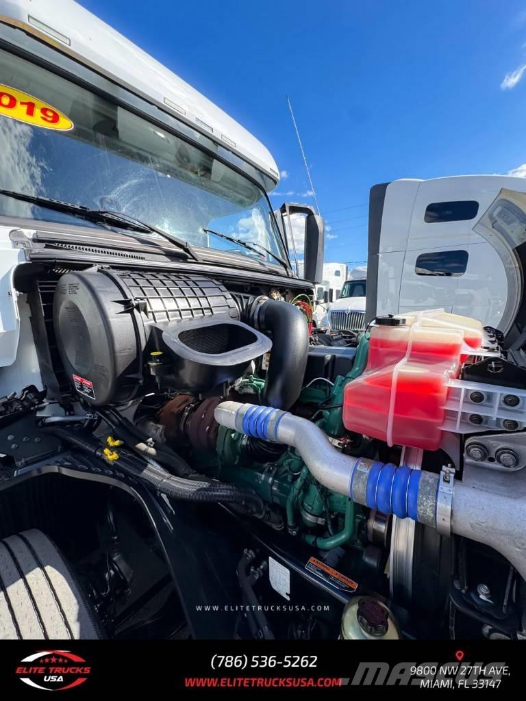 Volvo Commercial VNL Тягачі