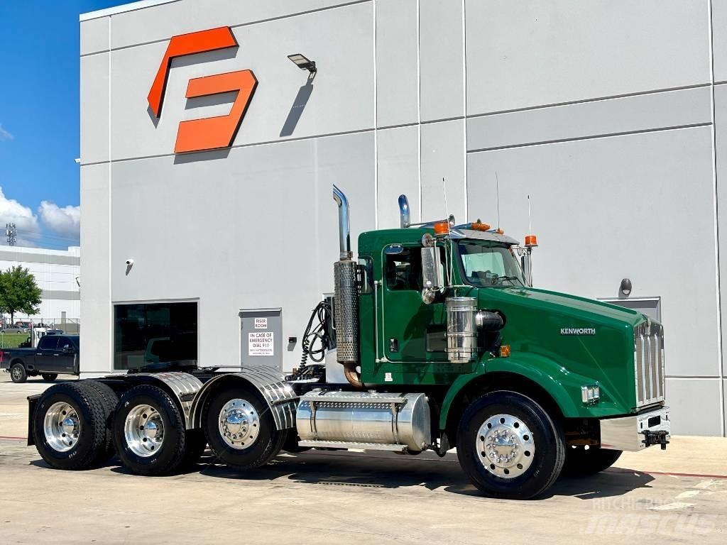 Kenworth T 800 Тягачі