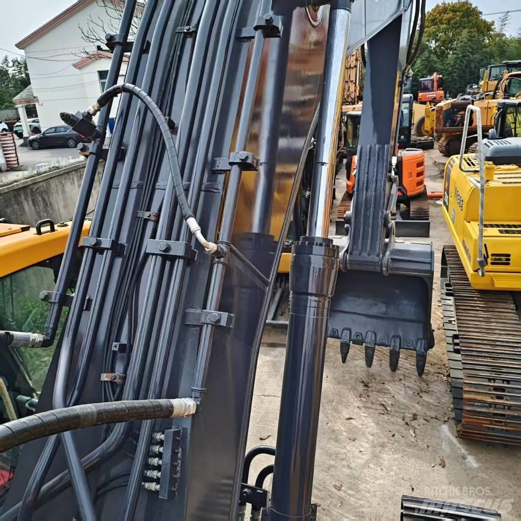 Volvo 250DL Гусеничні екскаватори