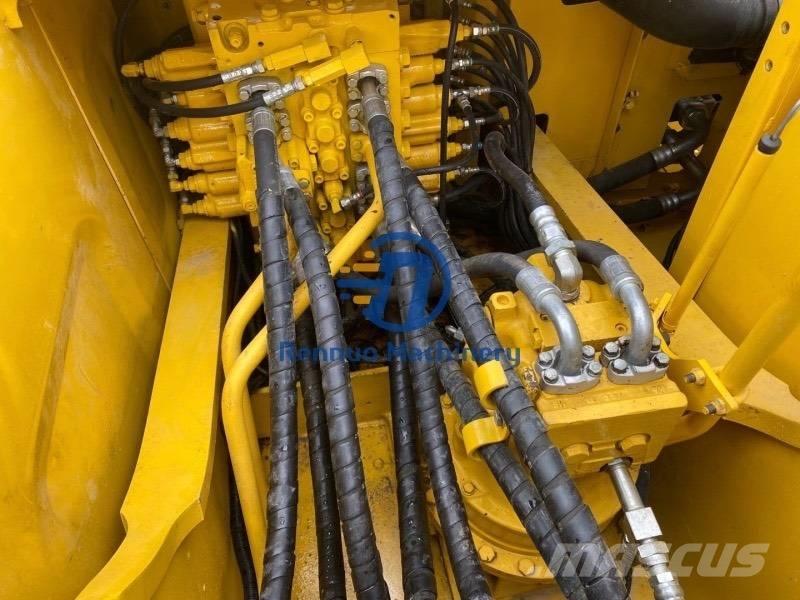 Komatsu PC200-7 Гусеничні екскаватори