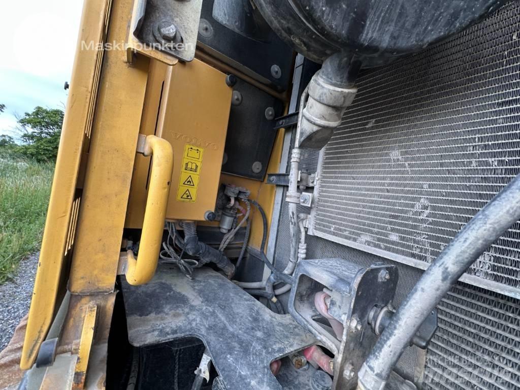 Volvo ECR 305 C L Гусеничні екскаватори