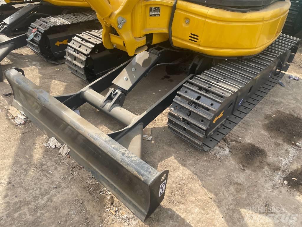 Komatsu PC 30 Міні-екскаватори < 7т