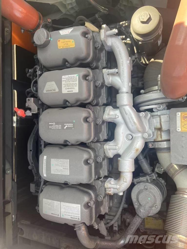 Develon DX 400 Гусеничні екскаватори