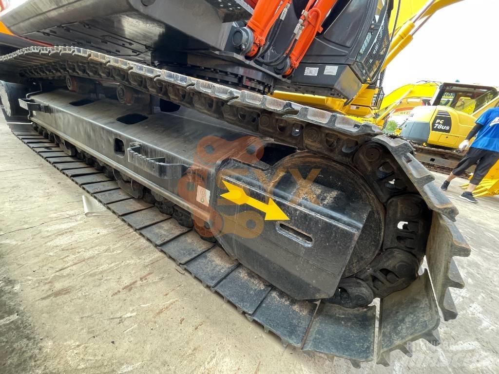 Hitachi ZX 240 Гусеничні екскаватори