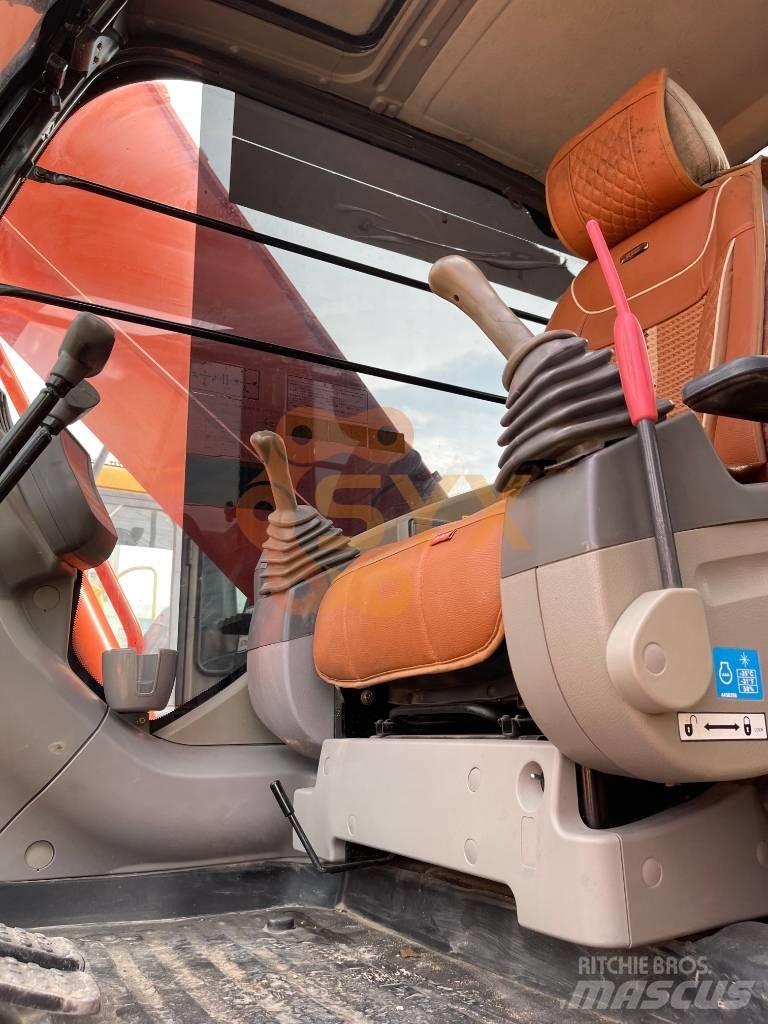 Hitachi ZX 240 Гусеничні екскаватори
