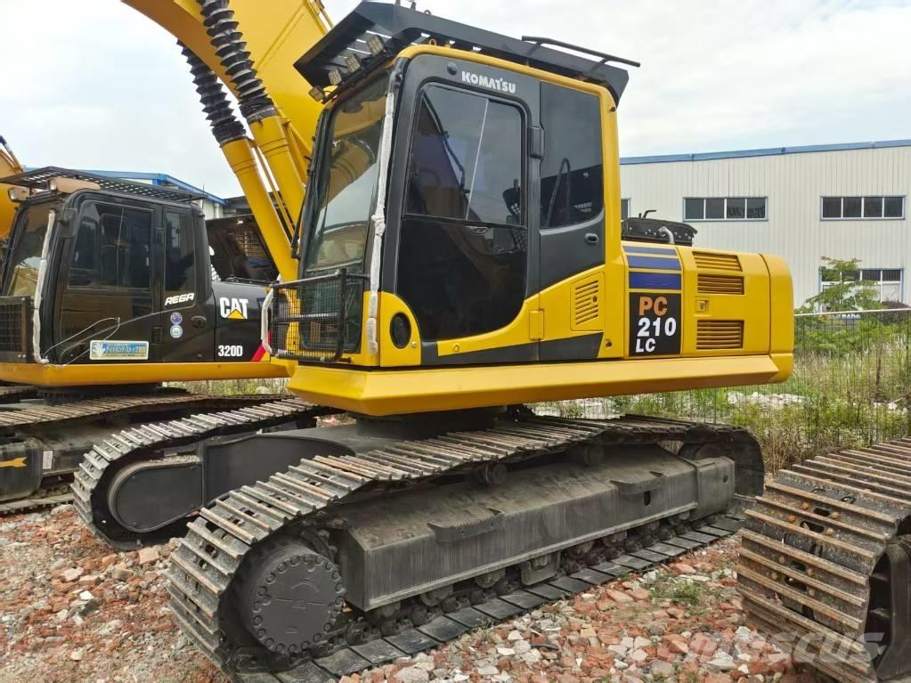 Komatsu PC 210 Гусеничні екскаватори