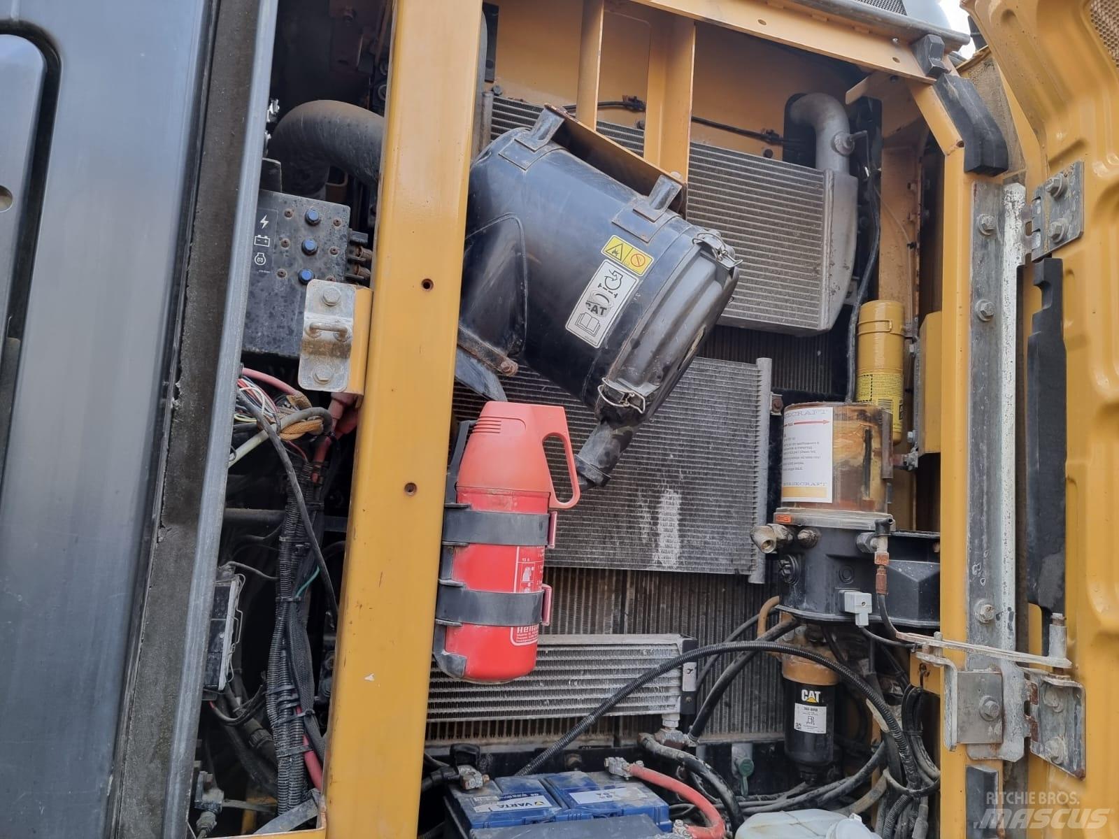 CAT 320 E Гусеничні екскаватори