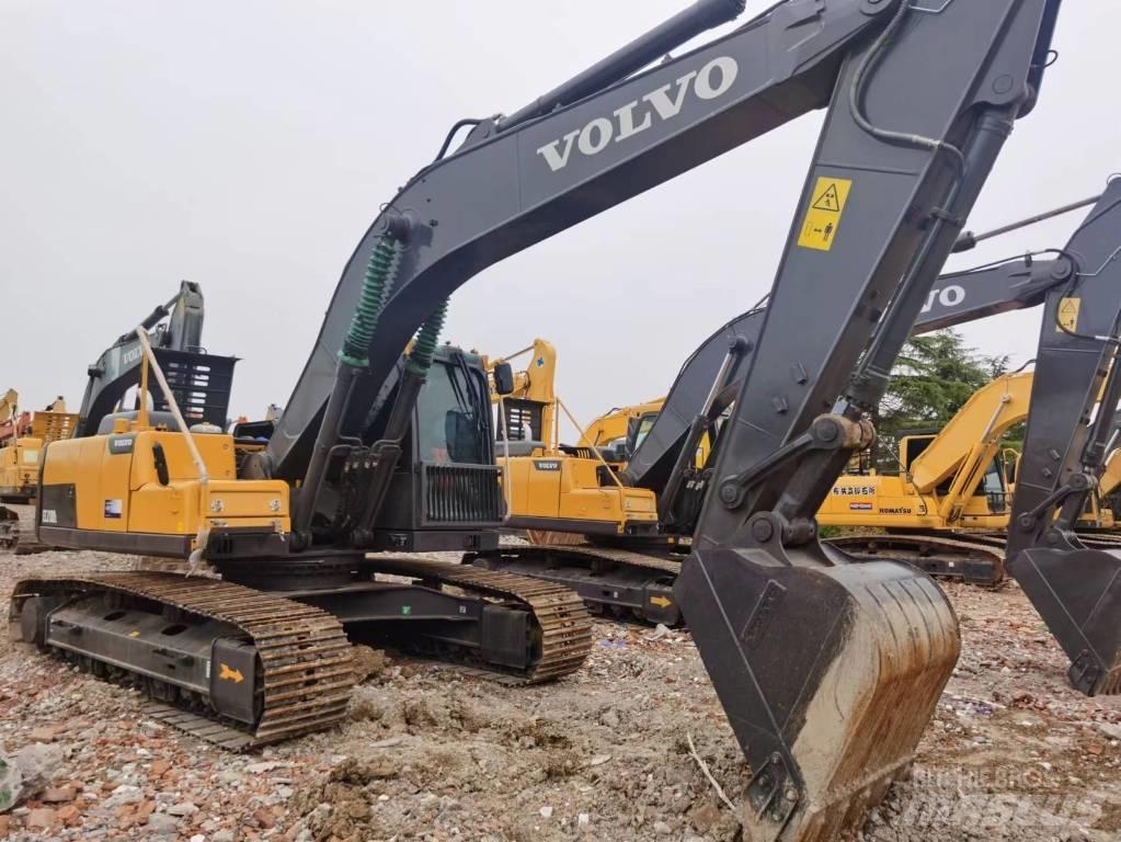 Volvo EC210D Гусеничні екскаватори