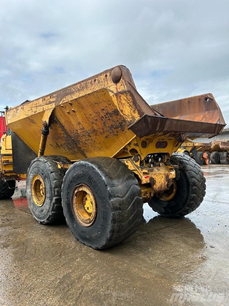 Bell B 40 D Зчленовані самоскиди