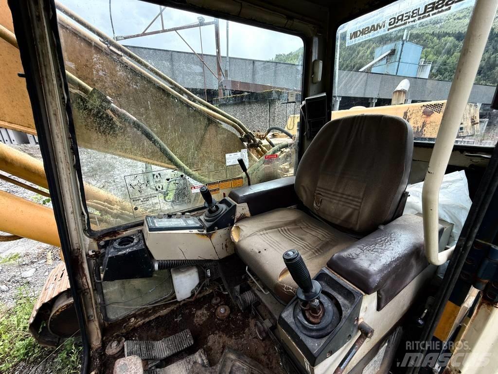 Komatsu PC 200-3 Гусеничні екскаватори