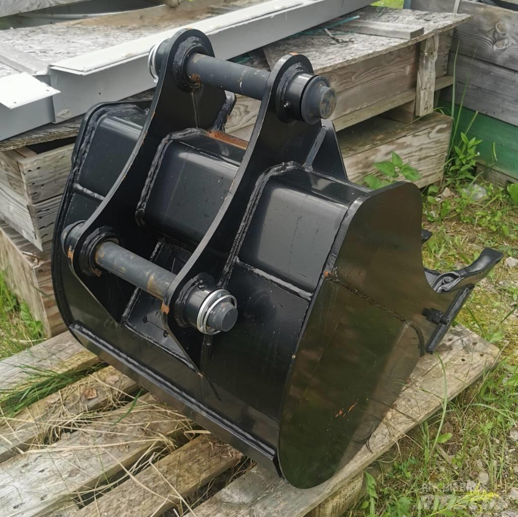 JCB 4CX/3CX Бони і ковші