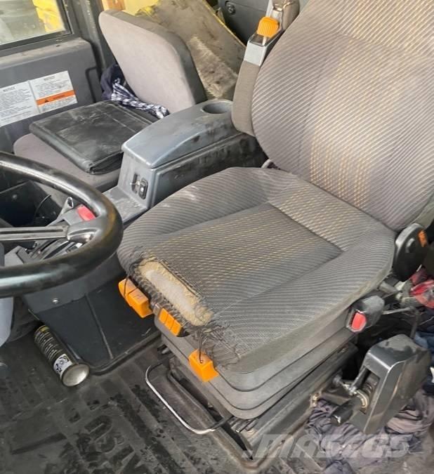 Komatsu HD 405-7 Кар`єрні самоскиди