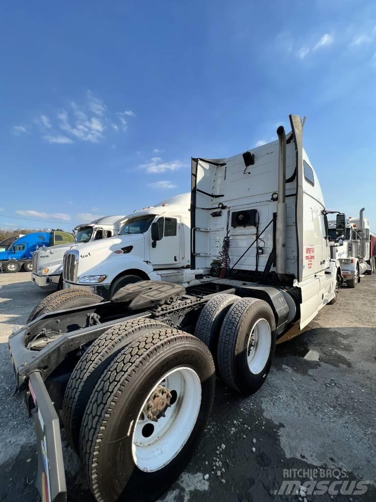 Volvo VLN 670 Тягачі