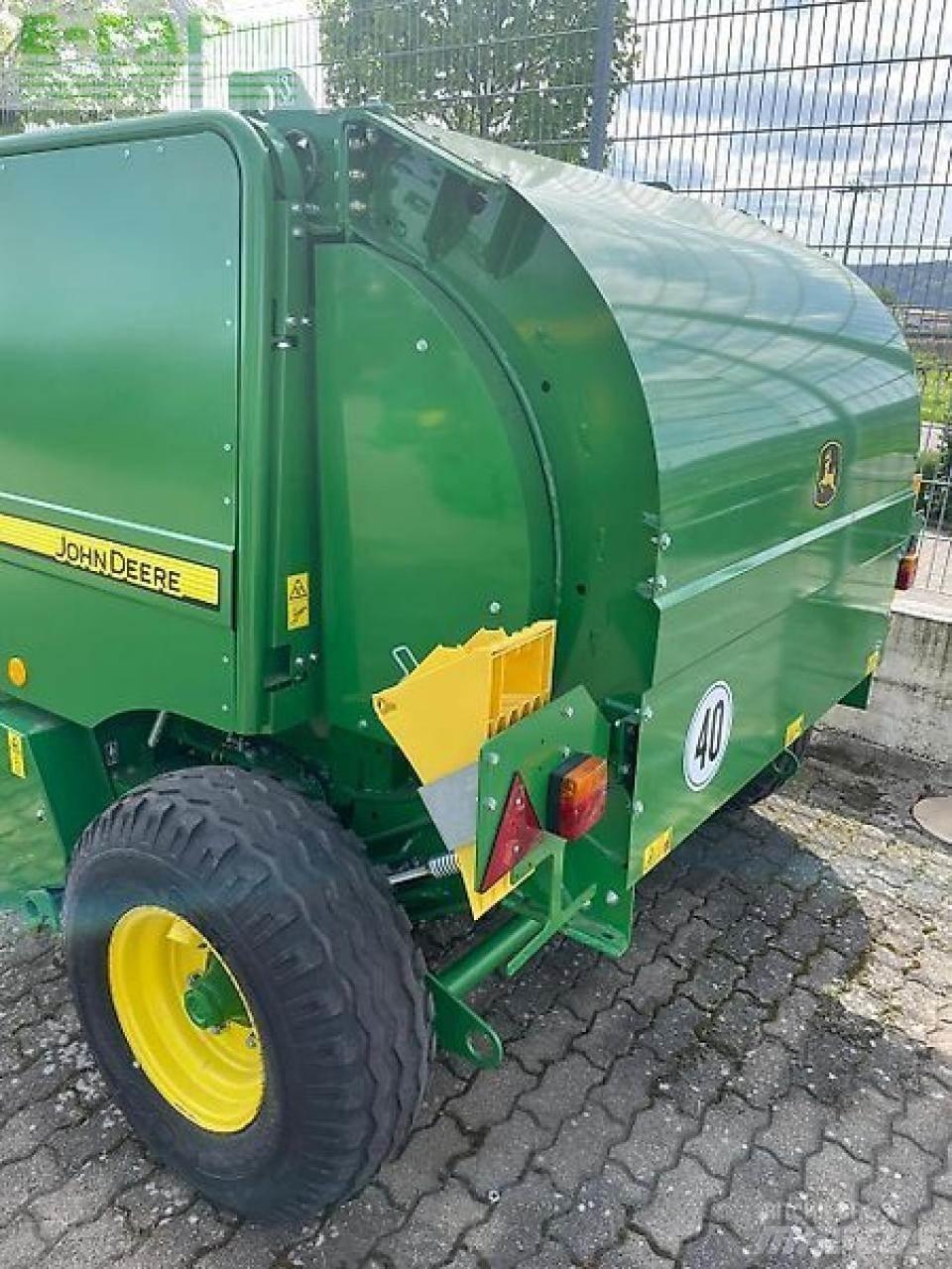 John Deere f440e Тюкові прес-підбирачі