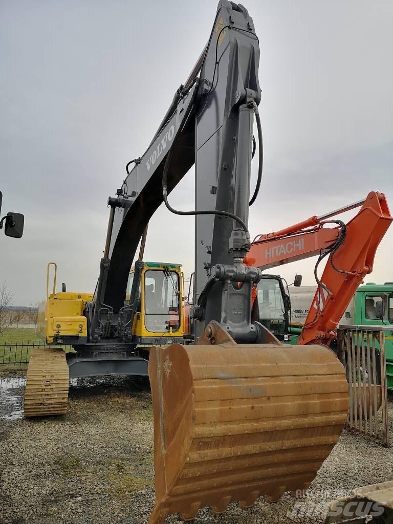 Volvo EC 290 B LC Гусеничні екскаватори