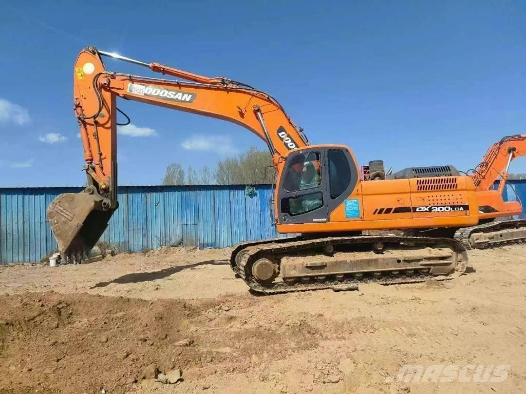 Doosan DX300LC-9 Гусеничні екскаватори