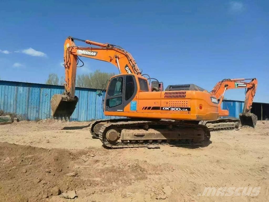 Doosan DX300LC-9 Гусеничні екскаватори