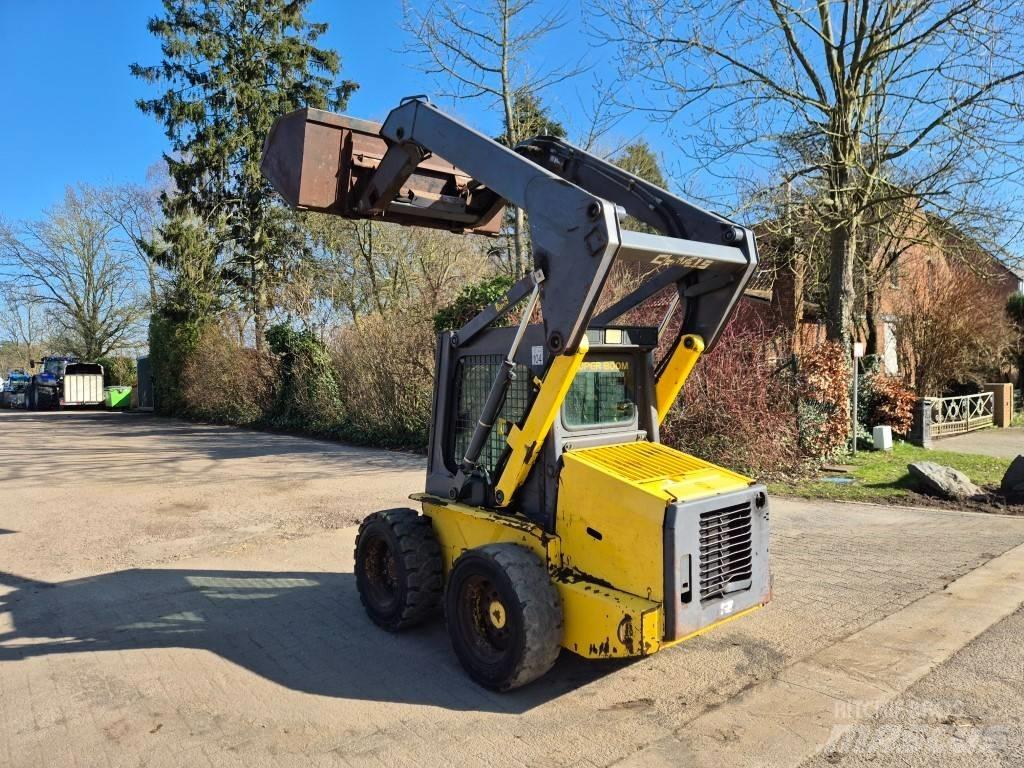 New Holland LS 160 Міні-навантажувачі