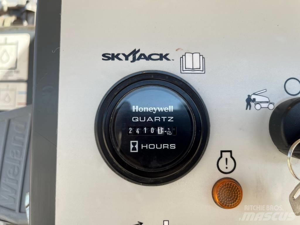 SkyJack SJ63AJ Колінчаті підйомники