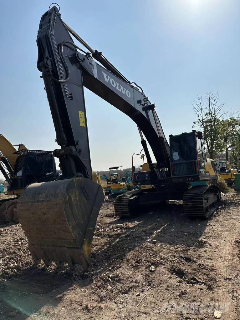Volvo EC290 Гусеничні екскаватори