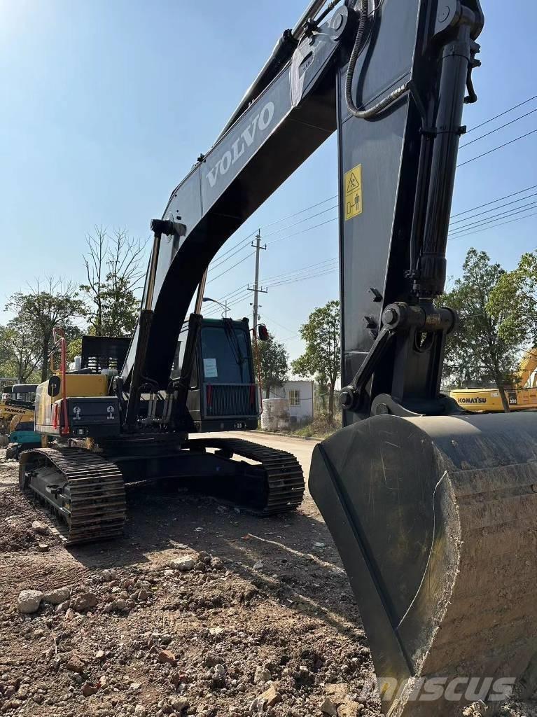 Volvo EC290 Гусеничні екскаватори