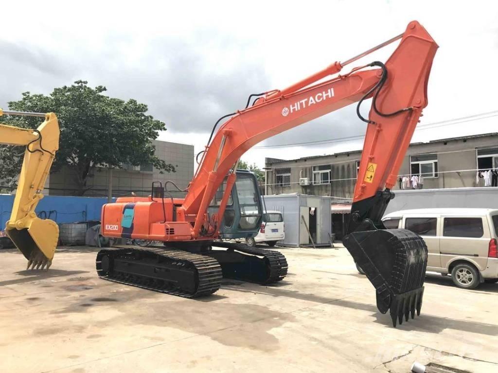 Hitachi EX200 Гусеничні екскаватори