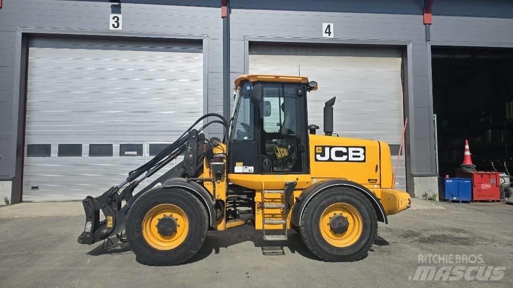JCB 411 Фронтальні навантажувачі