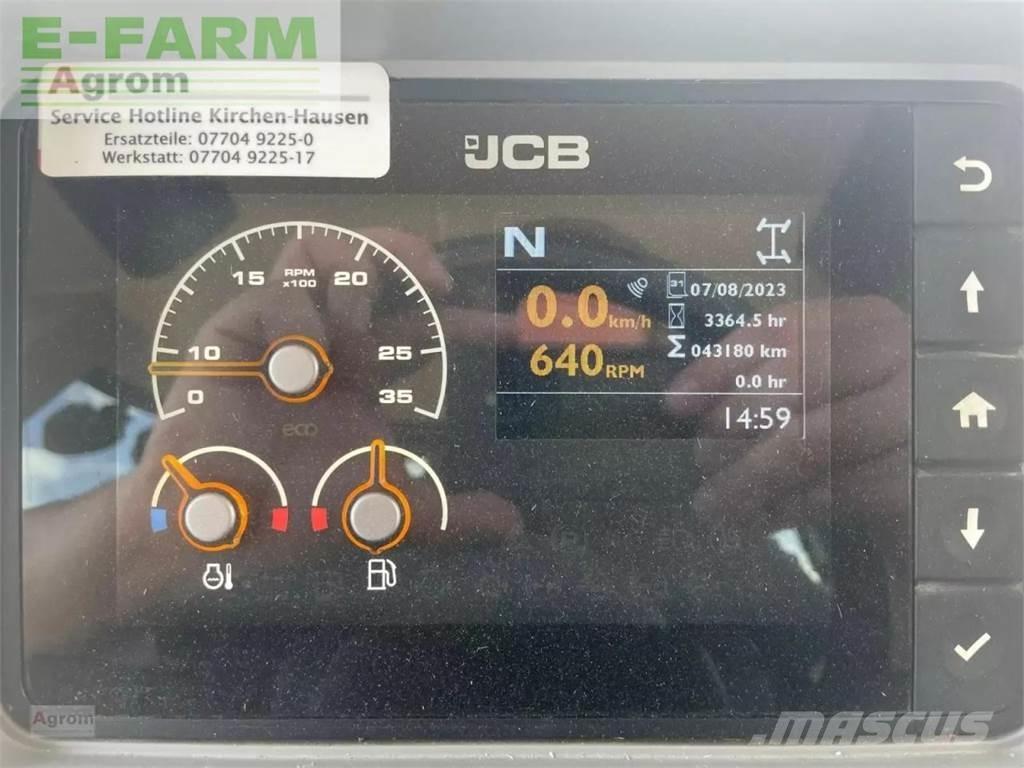 JCB fastrac 4220 Трактори