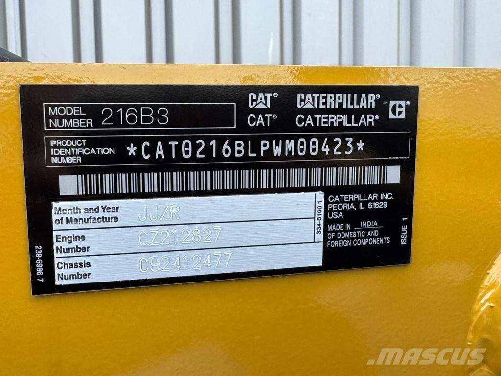 CAT 216B3 Фронтальні навантажувачі