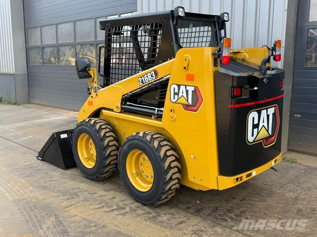CAT 216B3 Фронтальні навантажувачі
