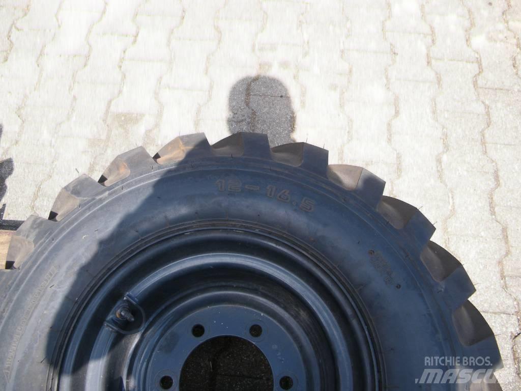 Kumho 12-16,5 Шини
