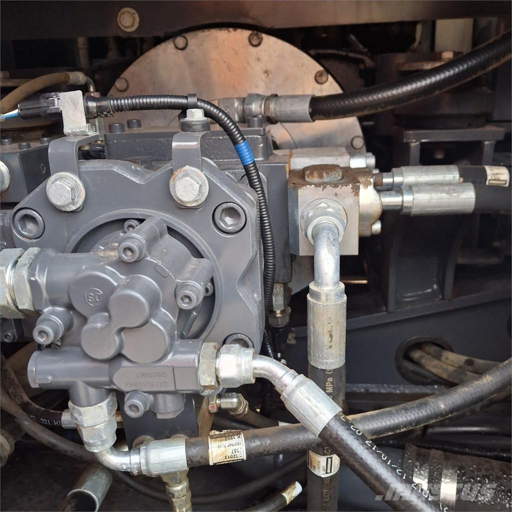 Doosan DX140LC Гусеничні екскаватори