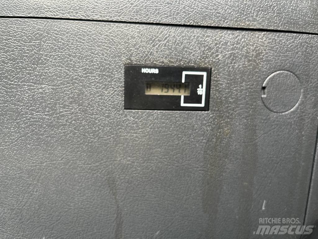 Hyundai HX 140 AL Гусеничні екскаватори